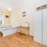 Homely 4 Bedroom - Old Town - By Upstairs * Kraków