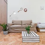 Homely 4 Bedroom - Old Town - By Upstairs * Kraków