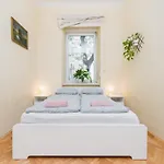 Homely 4 Bedroom - Old Town - By Upstairs *