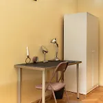 Homely 4 Bedroom - Old Town - By Upstairs Lägenhet Kraków