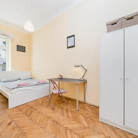 Homely 4 Bedroom - Old Town - By Upstairs * Cracovie