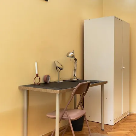 Quiet 4-bedroom Family In The Old Town By Upstairs דירה קרקוב