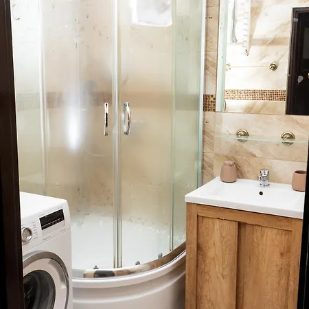 Homely 4 Bedroom - Old Town - By Upstairs Apartmán